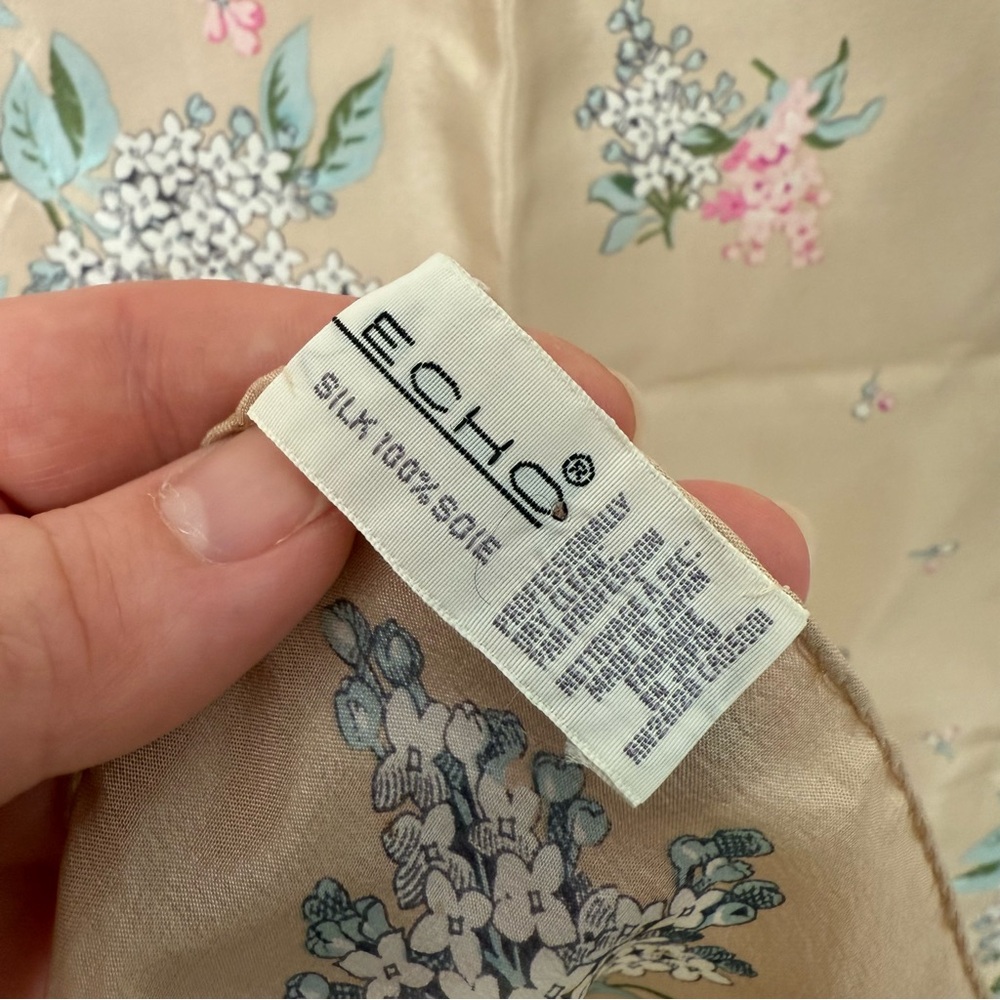 TRUE VINTAGE 100% Silk ECHO Oversized Cream Blue & Pink Floral Scarf - Picture 6 of 9